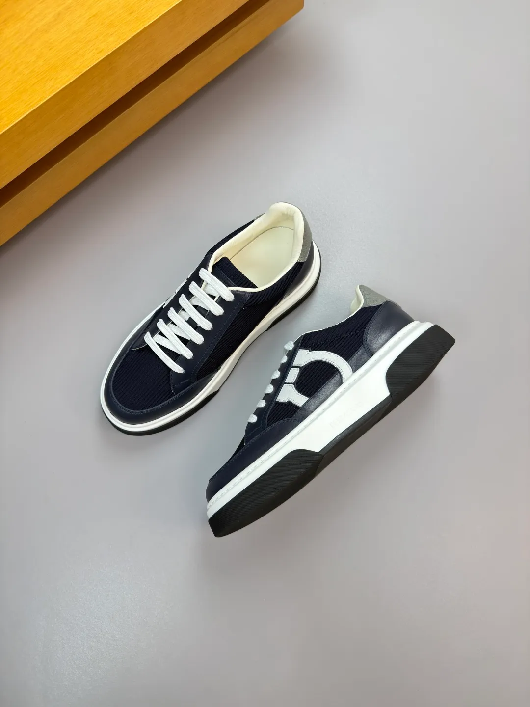 Men's men's shoes 💰420 [New style] 🏃‍♂️🏃‍♂️[ Ferragamo] Ferragamo - High-end quality original order·Casual sports shoes - Upper: 🔝Nappa calfskin, suede calfskin, shoe body. Sewing brand totem, tongue air pressure brand logo - Inner: water-dyed cowhide - Outsole: ultra-light TPU foam rubber; molded outsole -Ultra-high quality control and fine workmanship: outstanding (high-end, extravagance, grade) -Size: 38-45 (46, can be customized)